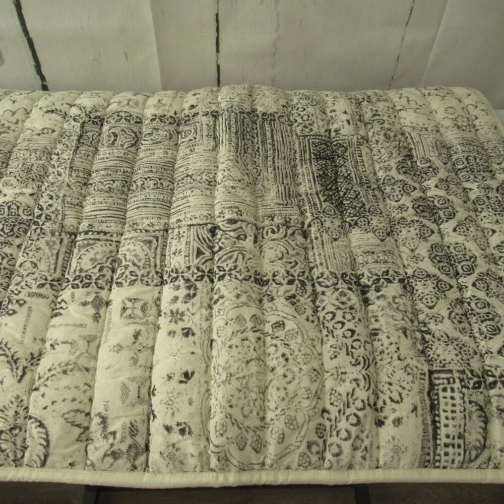1 Pair Pottery Barn‎ Pillow Shams Standard Gray Cream Patchwork Print Quilted